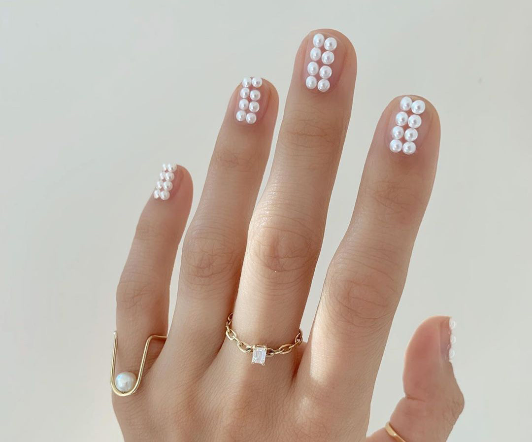 Holiday Nail Art: Minimalist to Maximalist