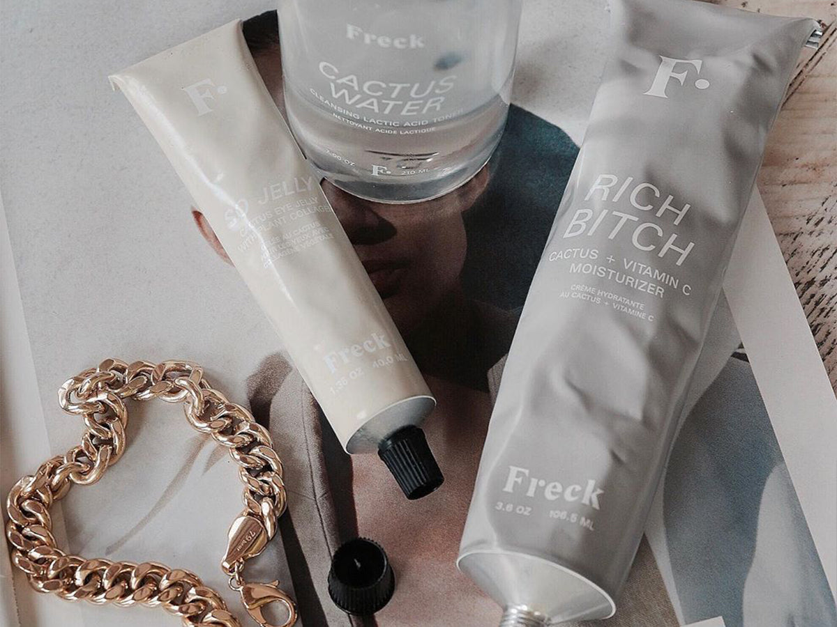 We're Hiring! Customer Service & Social Media Specialist