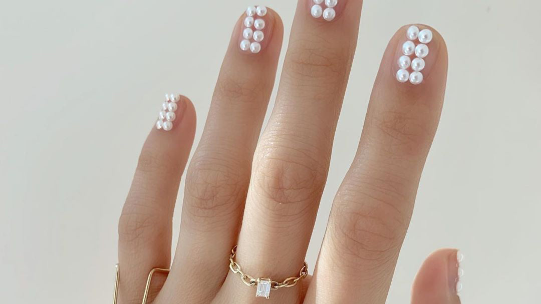 Holiday Nail Art: Minimalist to Maximalist